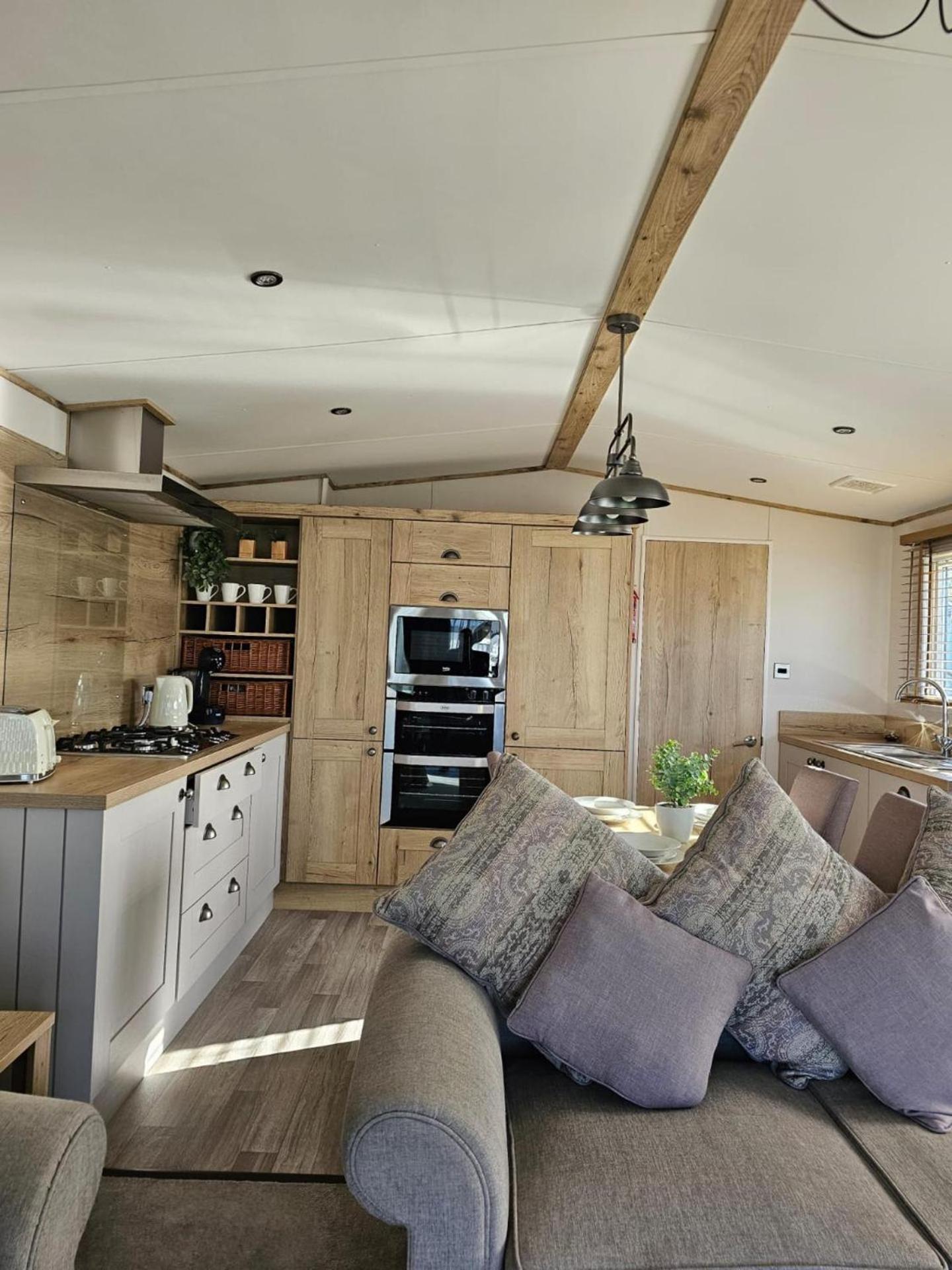 Premium 2 Bedroom Caravan With Free Wifi 亨斯坦顿 外观 照片