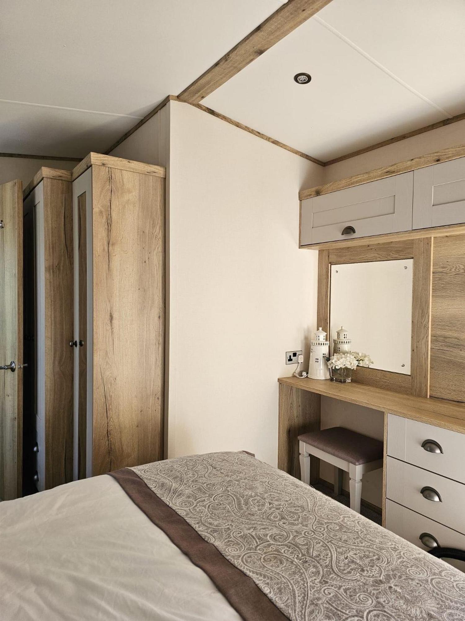 Premium 2 Bedroom Caravan With Free Wifi 亨斯坦顿 外观 照片
